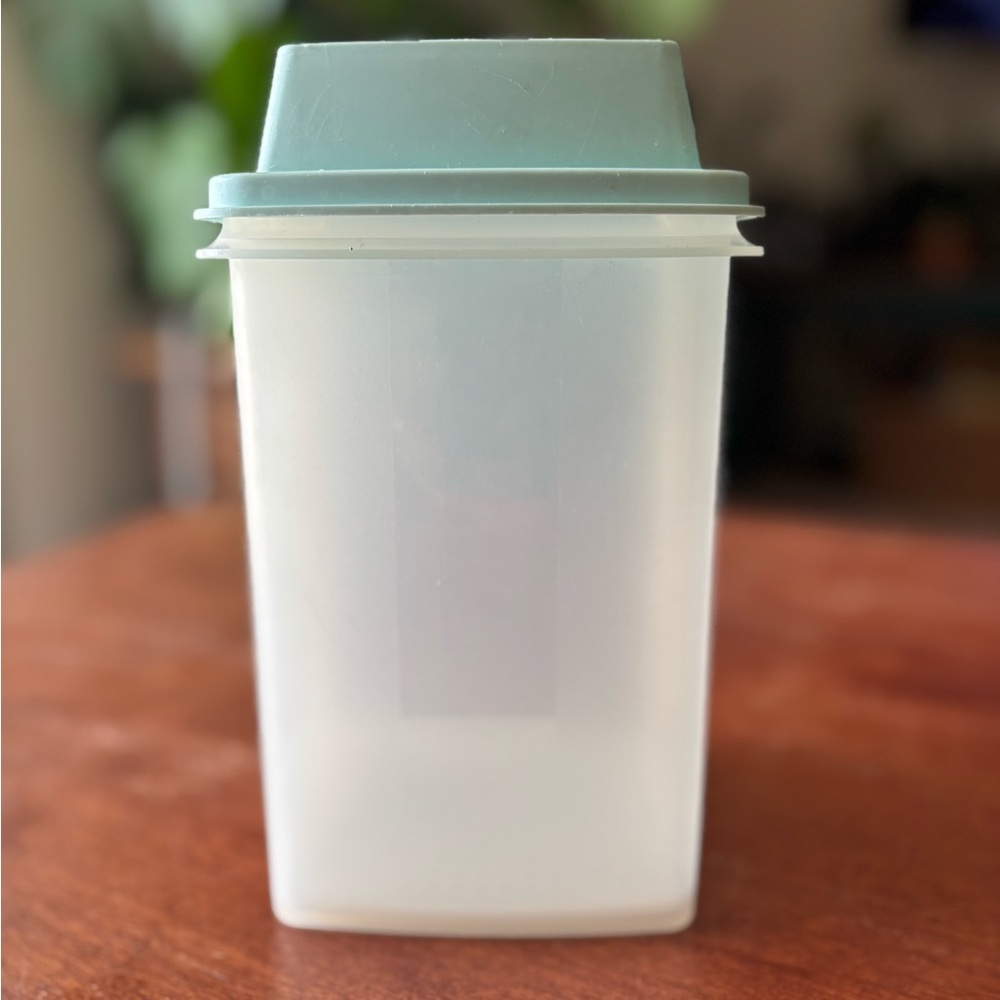 Tupperware Pick A Dilly Versatile Pickle Container